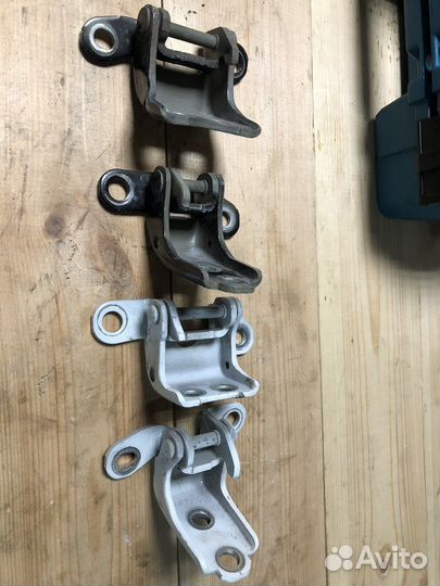 Петли дверные правые передние и задние Honda CR-V
