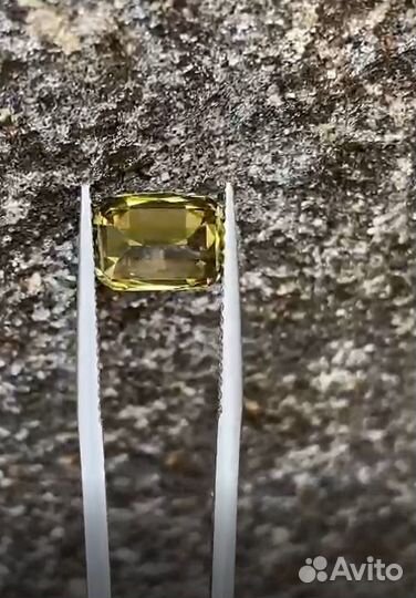 Шикарный жёлтый циркон 6.13 карат