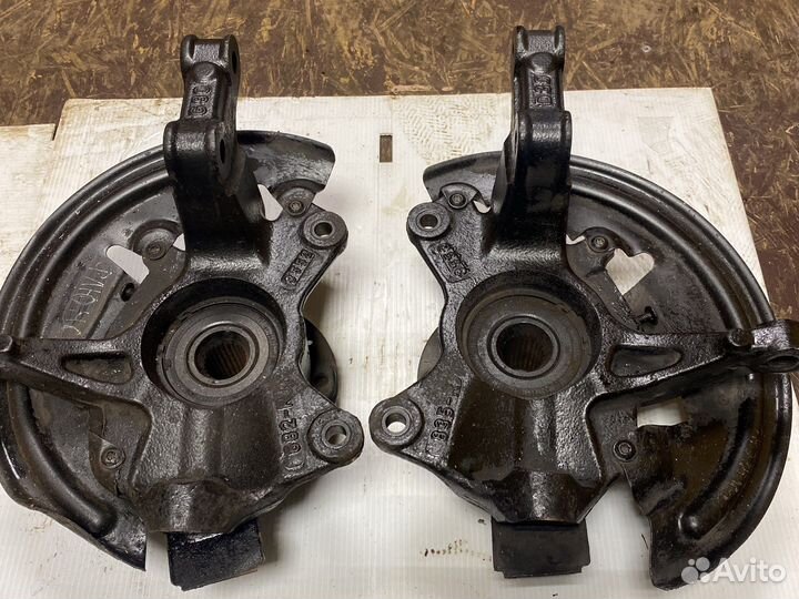 Поворотный кулак передний Renault fluence