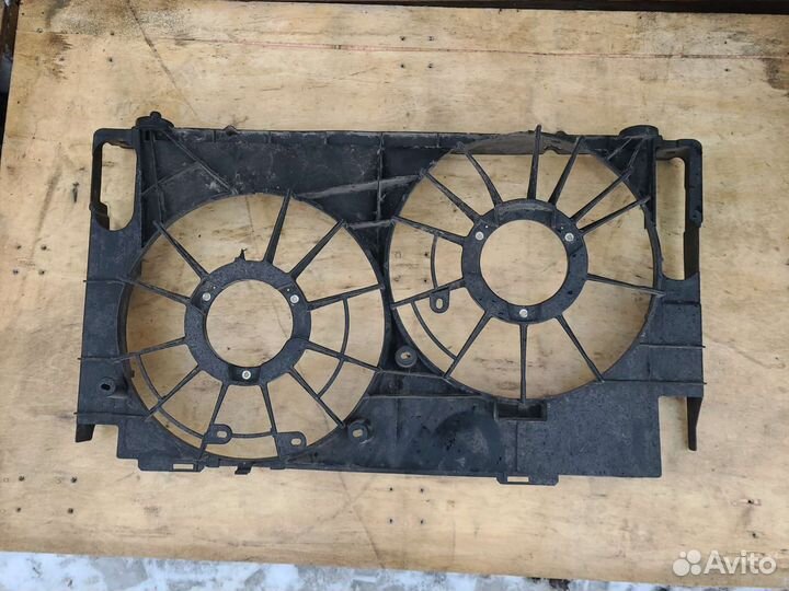 Диффузор вентилятора toyota rav 4 15-19г