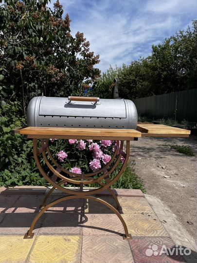 Мангал с деревянной столешницей