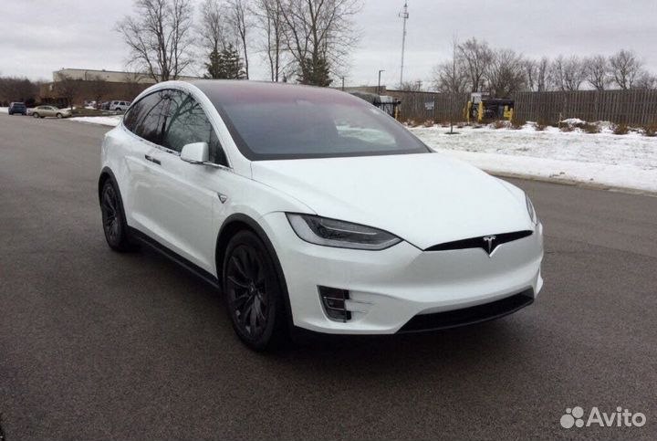 В разборе Tesla Model X