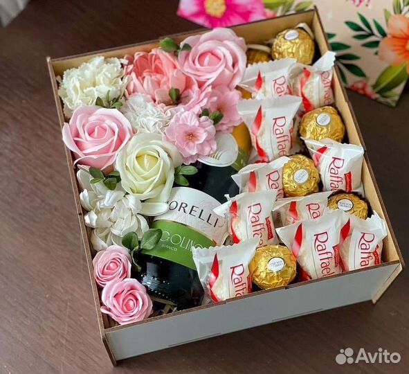 Букеты корзины из конфет Рафаэло