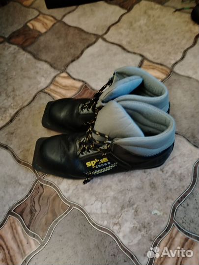 Лыжные ботинки