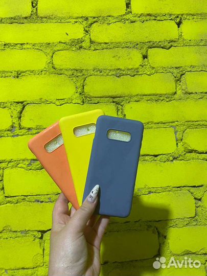 Чехлы на телефон