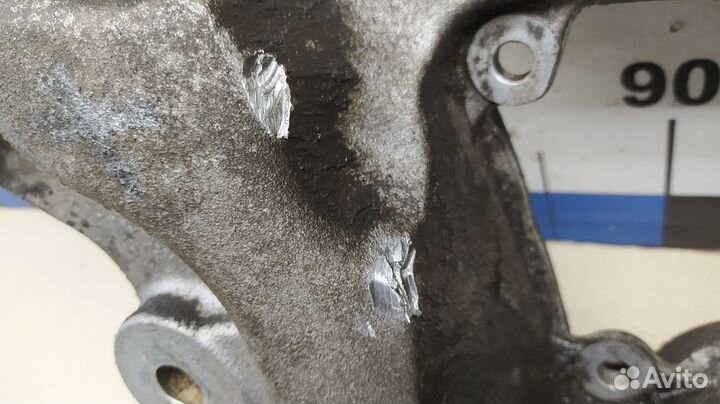 Кронштейн кпп A6 C6,4F 2005-2011