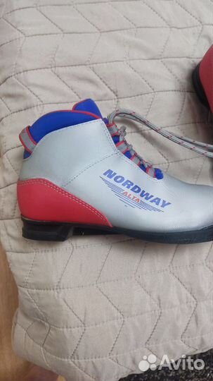 Лыжные ботинки