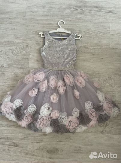 Нарядное платье