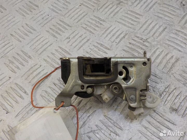 Замок двери задней левой Renault Sandero