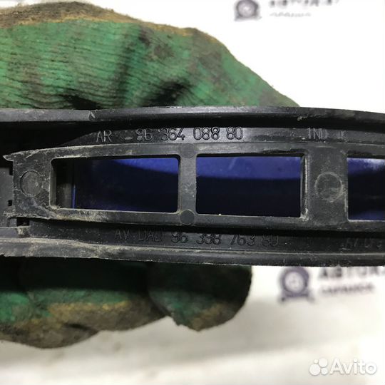 Ручка передняя правая Peugeot 307