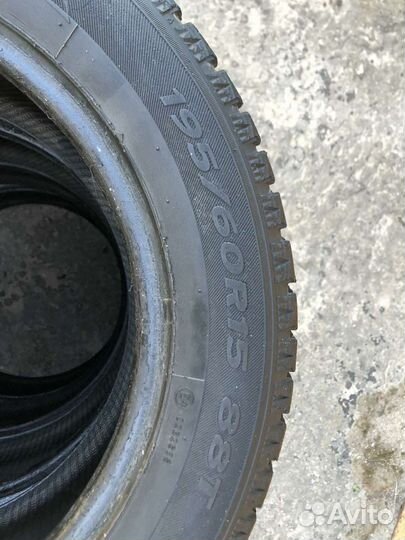 Hankook Winter I'Pike 195/60 R15 88T