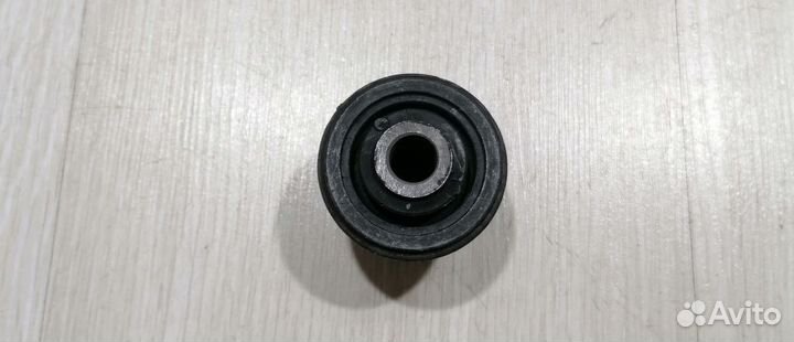 Сайлентблок рычага Renault sandero Лев, Прав