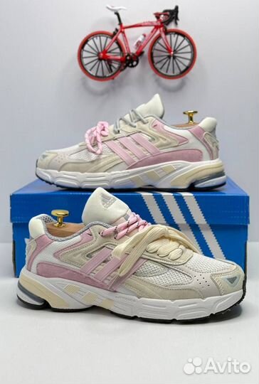Кроссовки женские Adidas