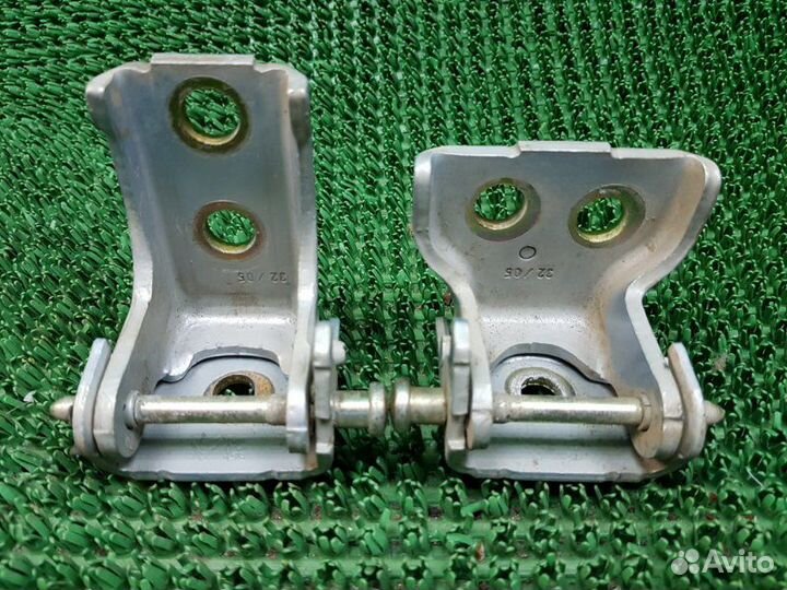 Петли дверей передние правые Peugeot 407 6D RFN