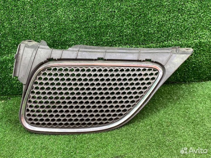 Решетка радиатора Pontiac Vibe лев 05 - 08 6104