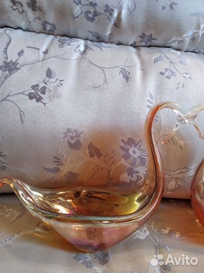 Лебеди из стекла