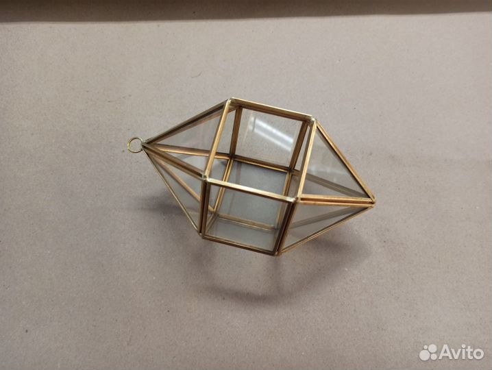 Флорариум - рубин с кольцом для подвешивания