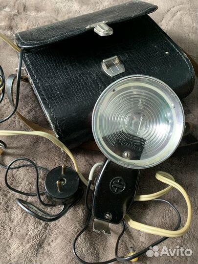 Фотоаппарат и вспышка