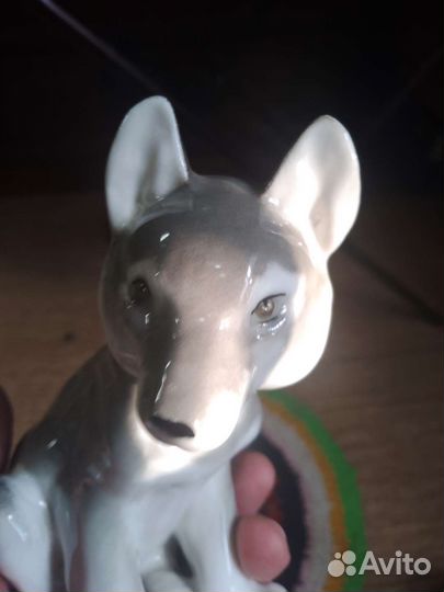 Статуэтки.Царь лебедь.Курица и жук.Волки. Бульдог