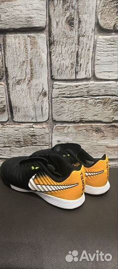 Футзалки Nike tempo x