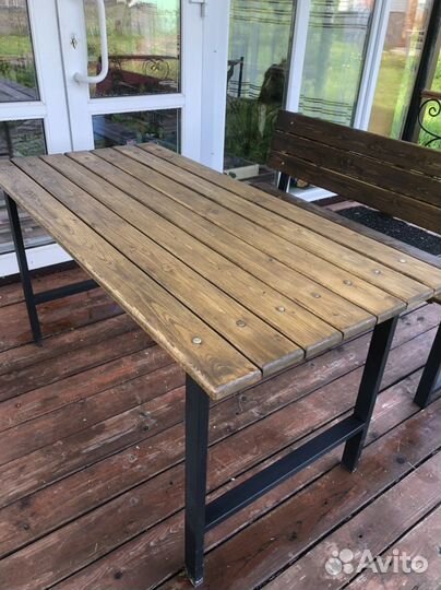 Лавки и стол