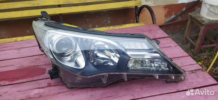 Фара оригинальная правая на RAV