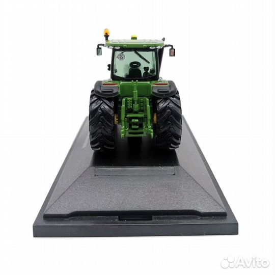 Модель Schuco 452568400 John Deere 8345R 1:87