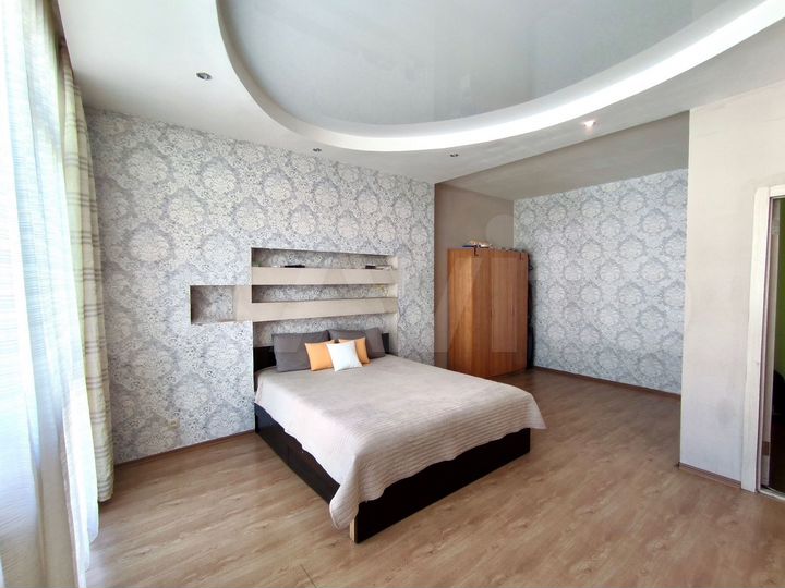 2-к. квартира, 81 м², 2/4 эт.