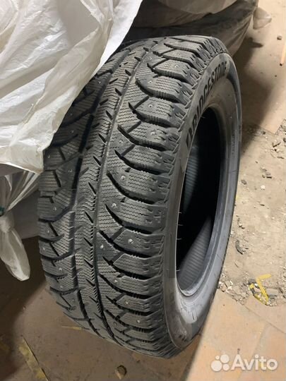 Bridgestone Ice Cruiser 7000 215/60 R16