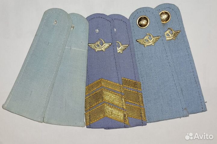 Погоны, пуговицы, знаки