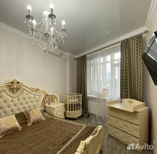 Детские овальные кроватки, комоды и шкаф