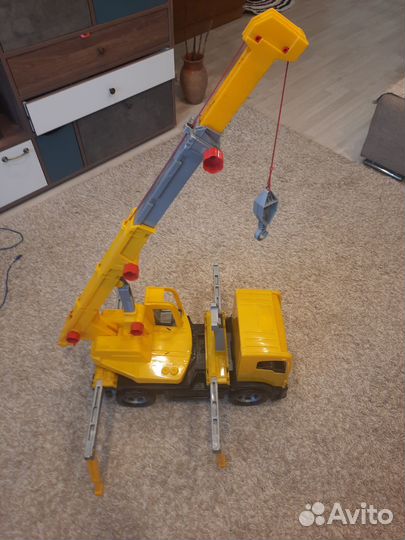 Машина с краном