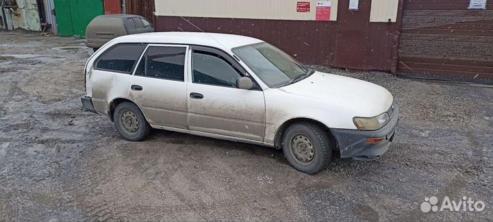 Toyota Corolla 2.2 AT, 2001, битый, 250 000 км