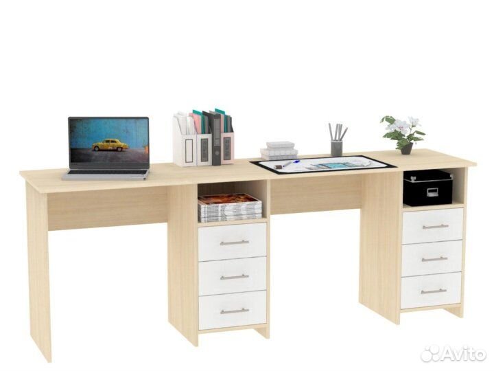 Письменный стол