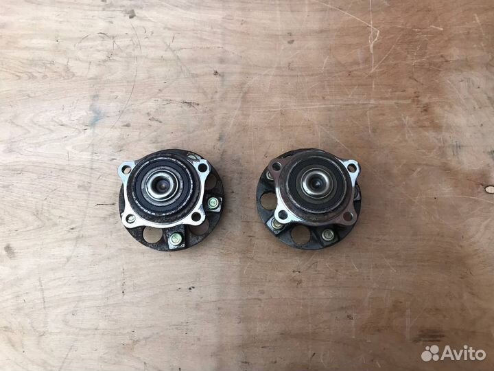 Ступица задняя Mitsubsihi Grandis NA4W 2WD