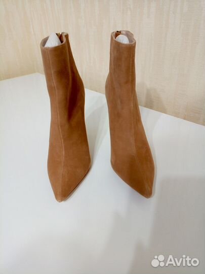 Ботильоны натуральная кожа 37 Raye