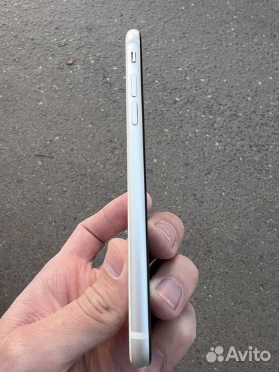 iPhone SE (2020), 128 ГБ