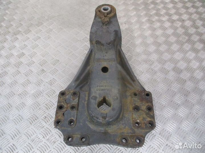 Кронштейн полурессоры renault 82441450