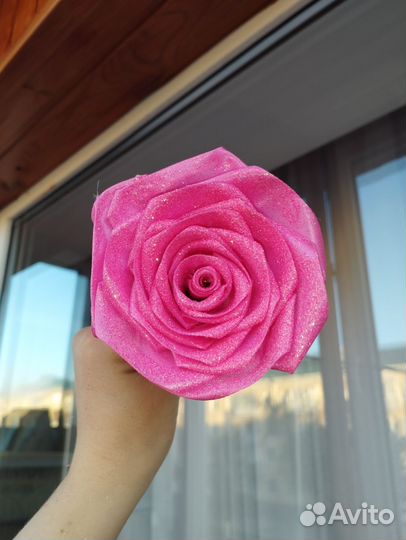 Розы из атласных лент