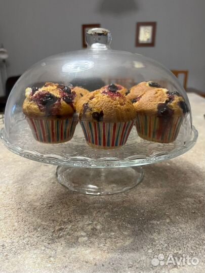 Тортница на ножке с крышкой