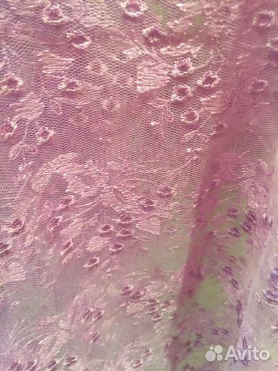 Отрез ткани гипюр