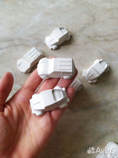 Маленькие фигурки из гипса