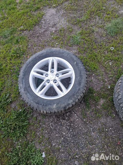 Pirelli Ice Zero 215/65 R16 102