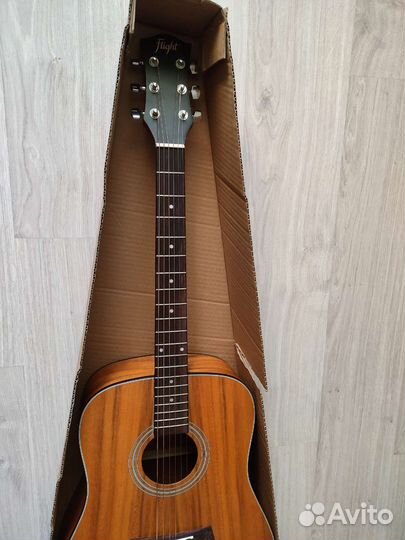 Акустическая гитара