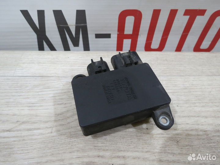 Блок управления вентилятором Toyota Corolla 150