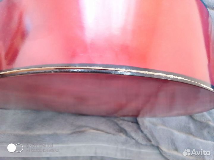 Акустическая гитара