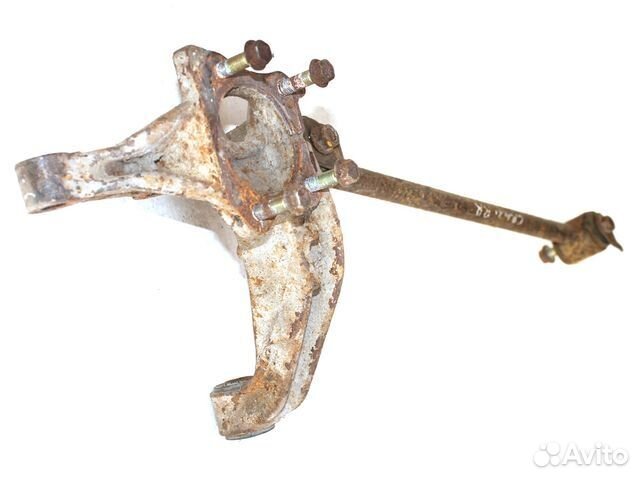 Кулак задний правый Toyota Camry