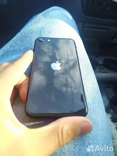 iPhone SE (2020), 64 ГБ