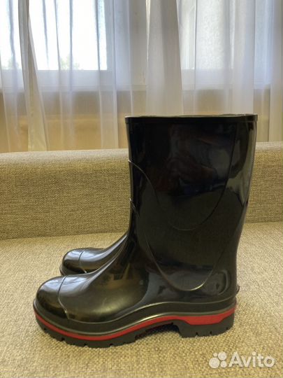 Резиновые сапоги