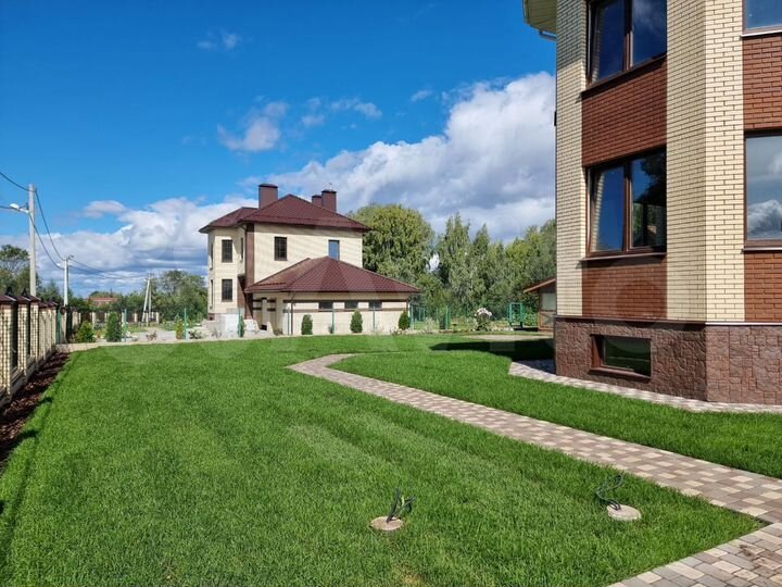 Дом 385 м² на участке 20 сот.